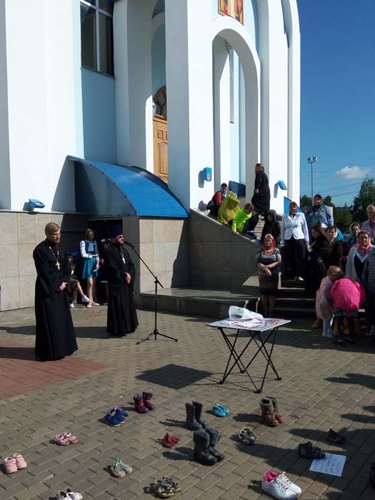 При храме Казанской иконы Божьей Матери состоялась благотворительная акция Они могли бы пойти в школу